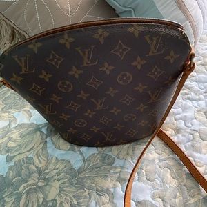 Authentic Louis Vuitton purse